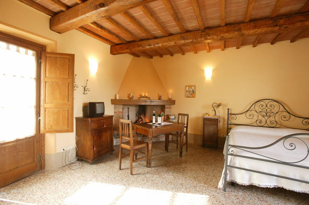 Agriturismo Podere San Gregorio بيينْسا الغرفة الصورة